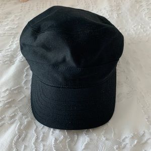 Gap Hat-Fiddler style cap